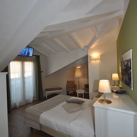 Garni 3* ميناجيو