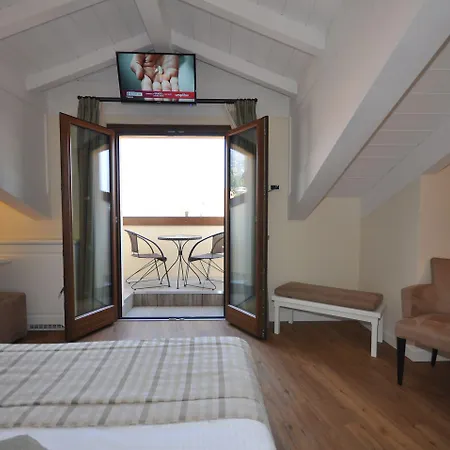 Garni 3* ميناجيو